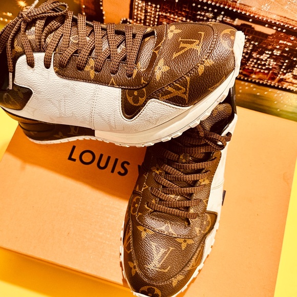 Louis Vuitton Runaway Monogram Brown Black and White - Picture 11 of 15